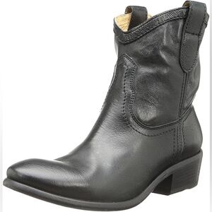 Frye Distressed Moto Boots Carson Black Leather Shortie Boots 7 new